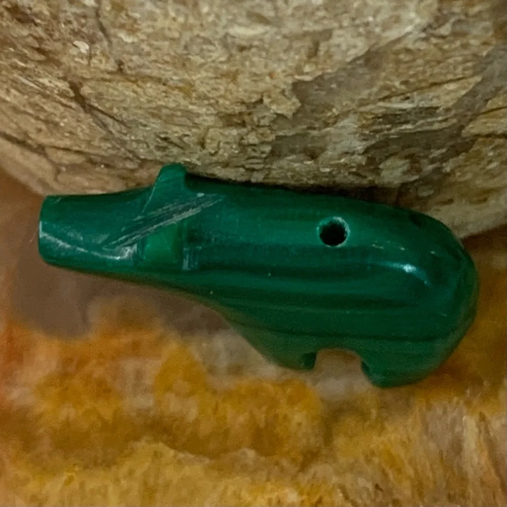 Native American Style Green Zuni Bear Fetish Bead Carved Miniature Spirit Animal